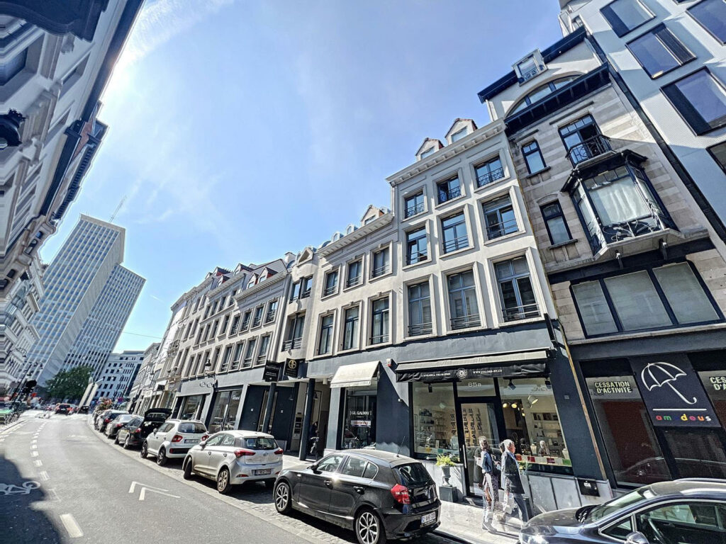 4351942184664b6aa4be496a5853d95e