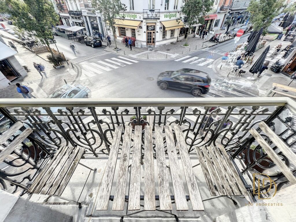 5a786082e5f944179a2b381810348aca