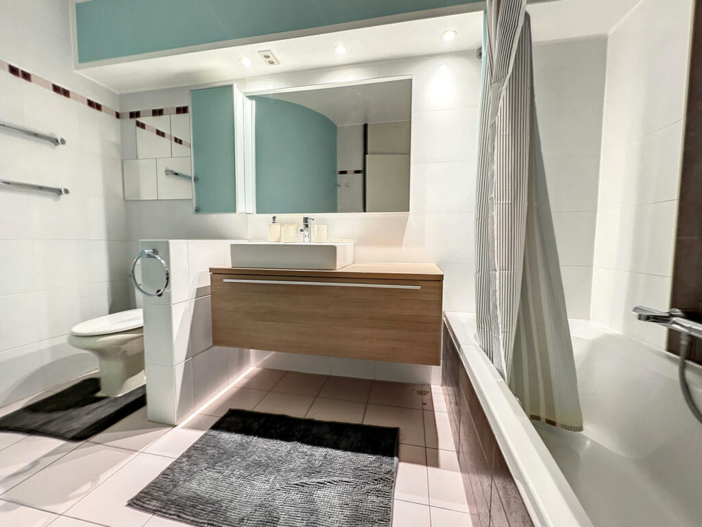 b69230fa727243e18f55005327def223