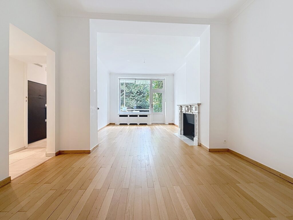 28bf8c1969fc4f249557115fe5da62c1