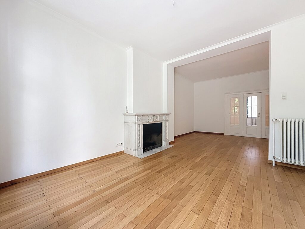 f1f91f9bd15546f792fa0c6012408379