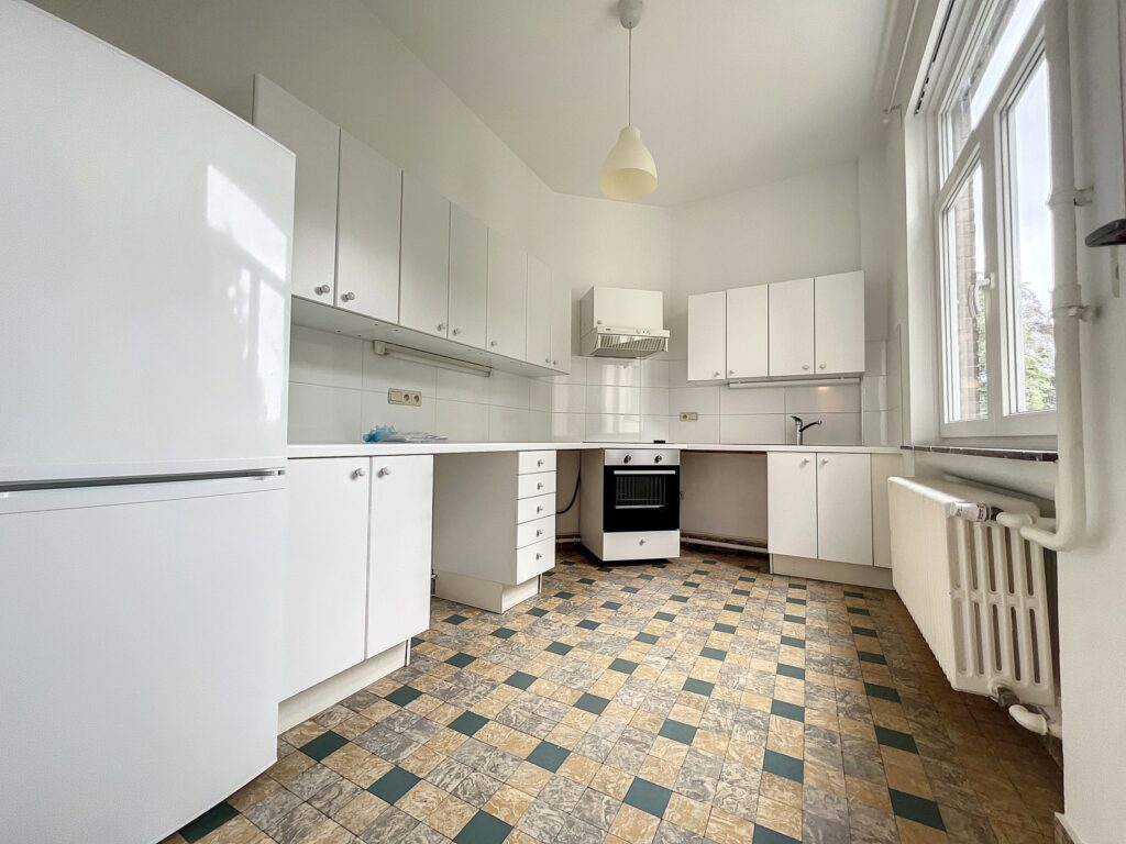 6b9ef23bc85942fcaaf7583176d435bd