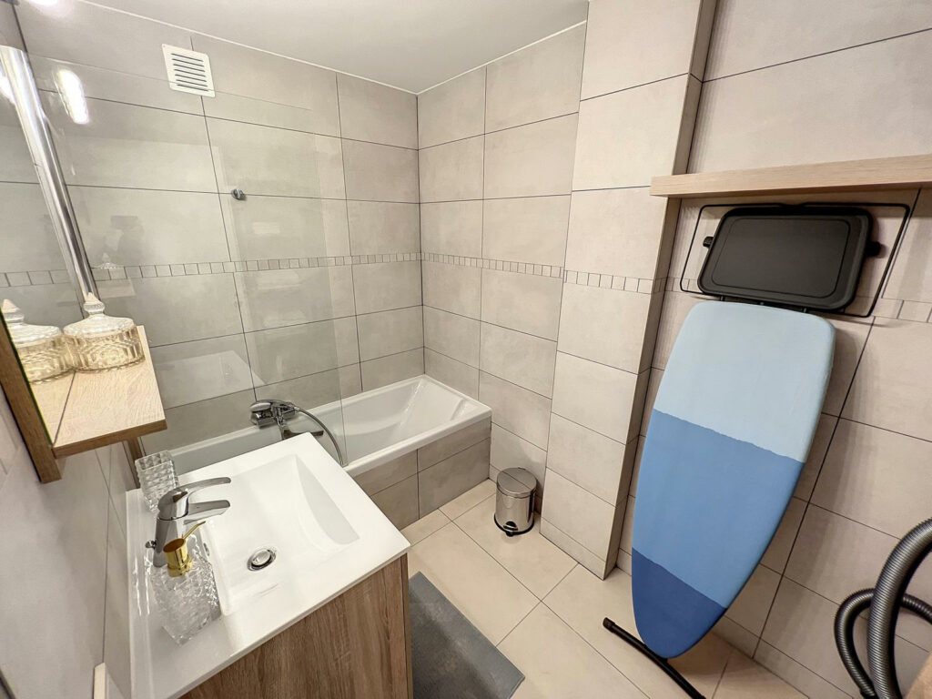 9e17402a47864e22995554ecfe7f4637