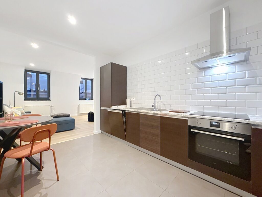 396107dae6004b9abaa7cac74cc424bd