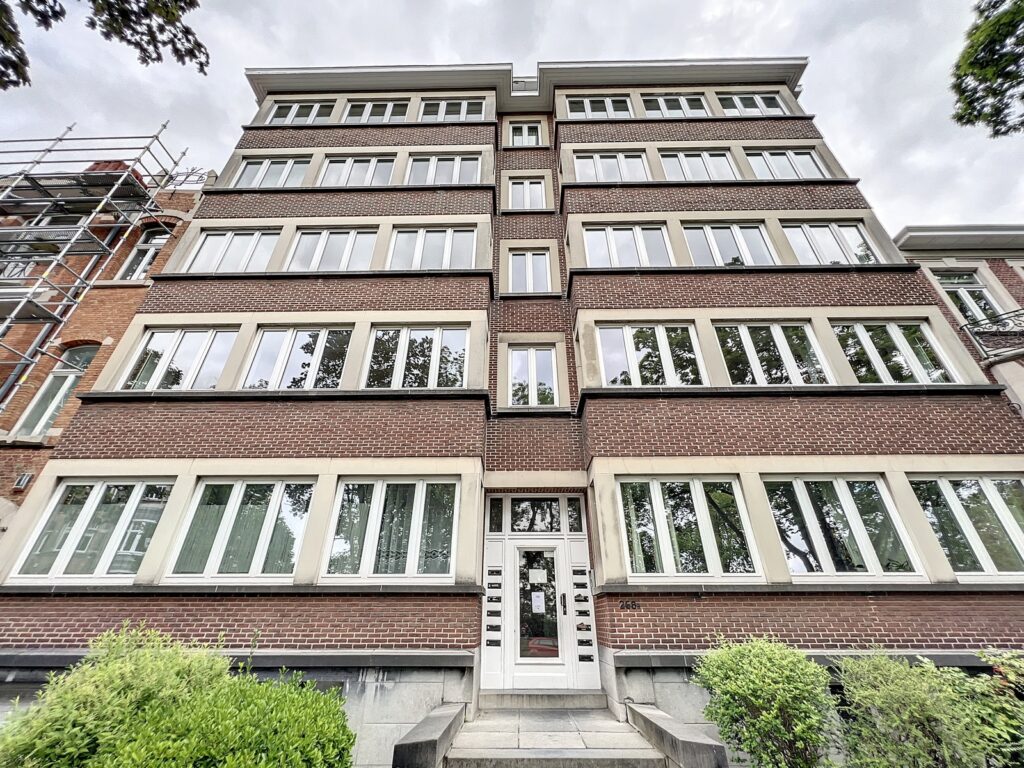 672077bb2a9041e3918b9a1d38688b9f