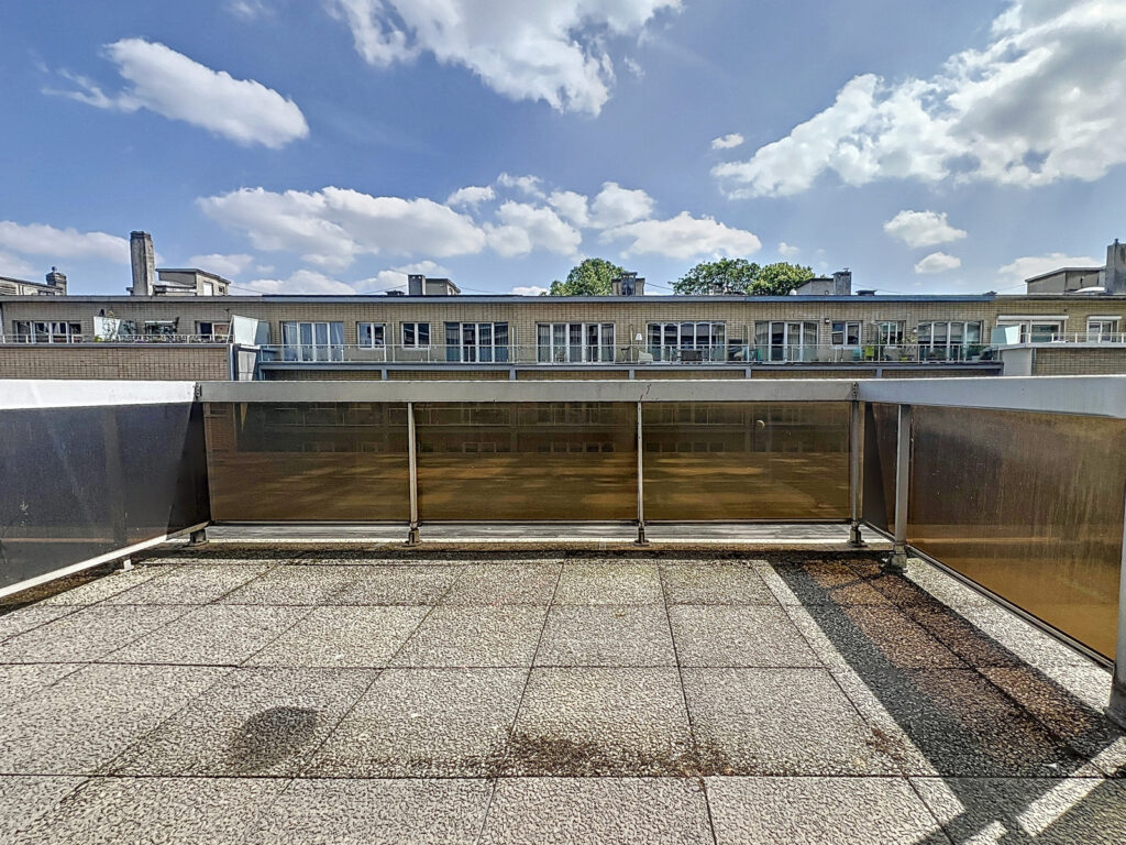 8de37bb573ac4f1cbaaefc0d8c9d0d04