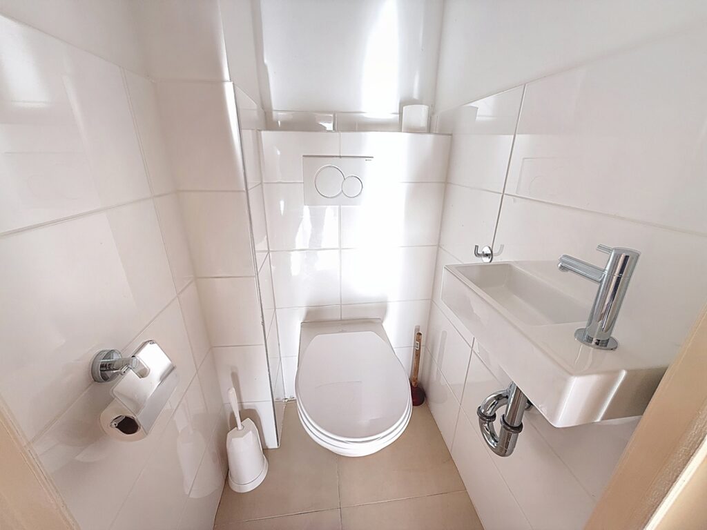 ae506d82f7764aefbcf3c16633e39900