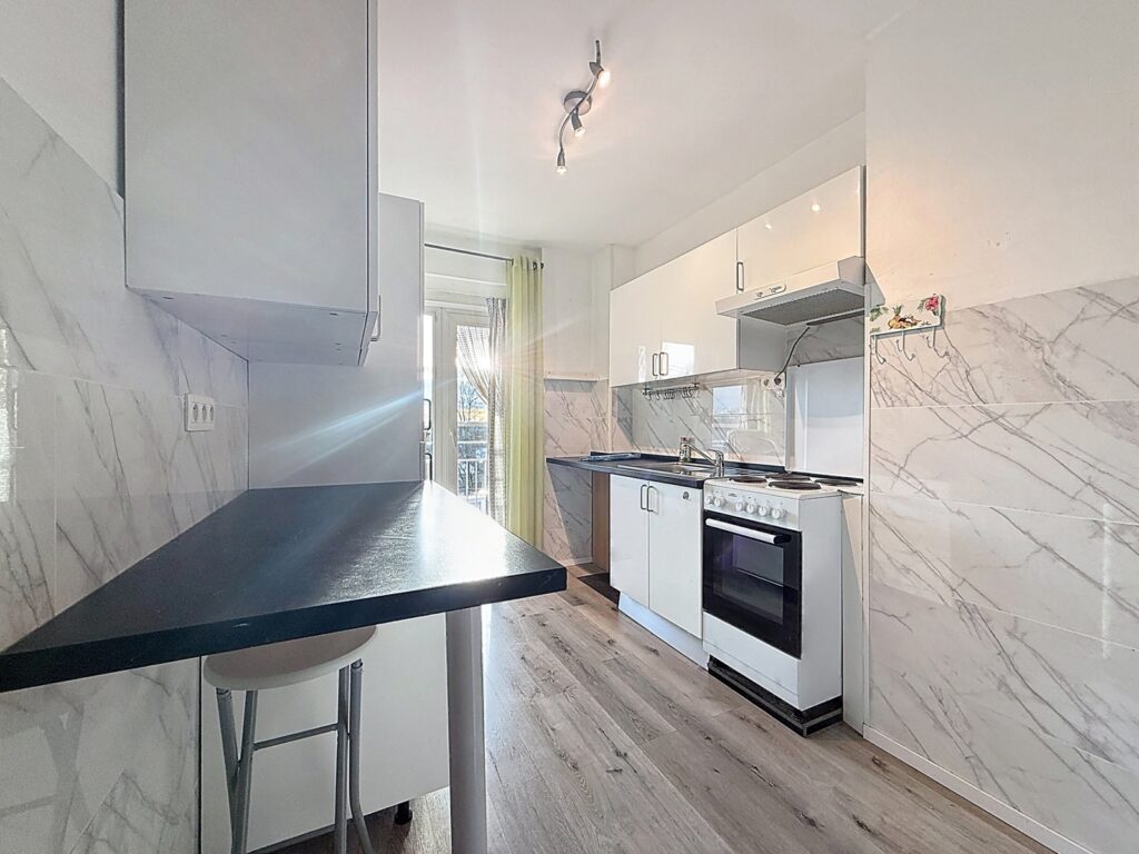 c141f335afac43b48aa45943d9a2a963