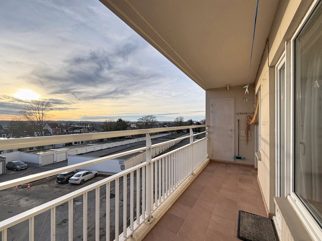 49e71b0c1ab54a9f9a9b9caa24944f69