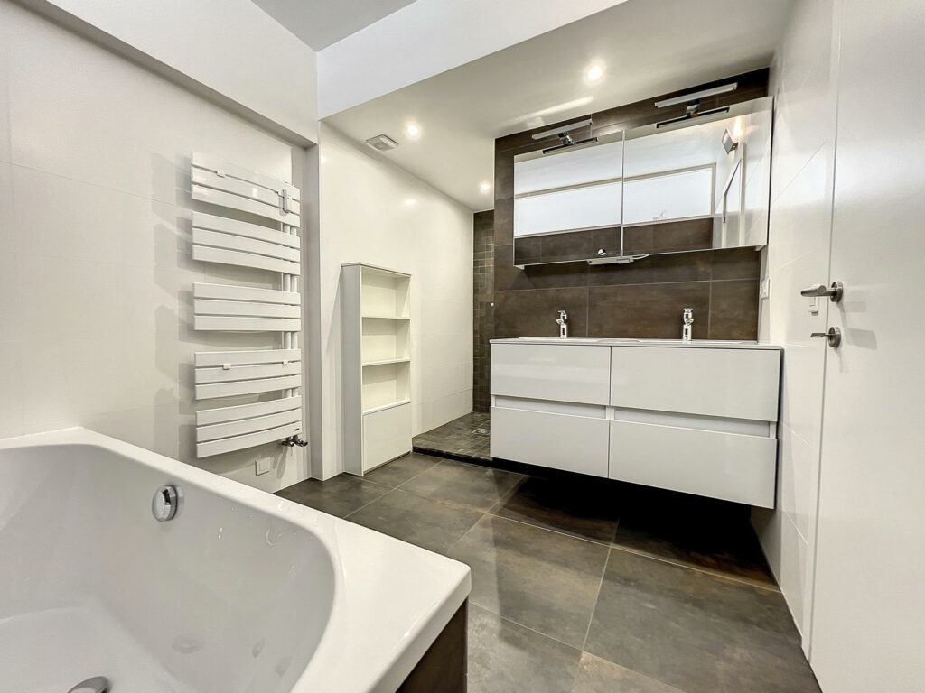 52c651d57f7447ac913f072f56fe37a9