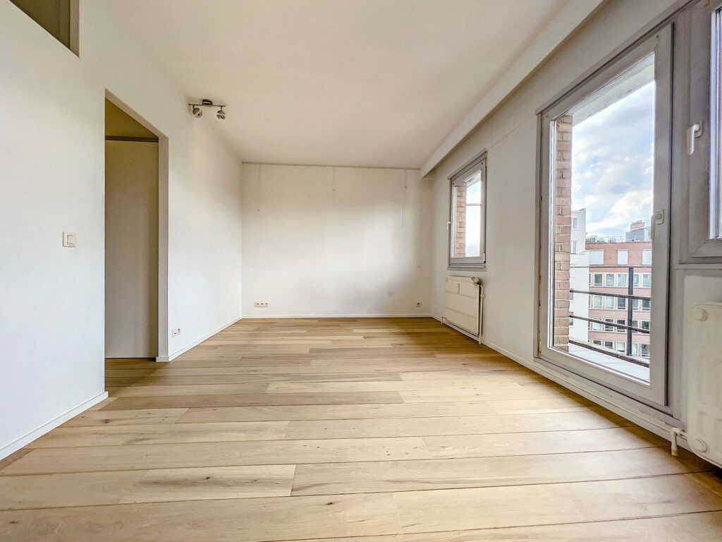 7c376fc8c7784f87bbaf35a0a6ed203e