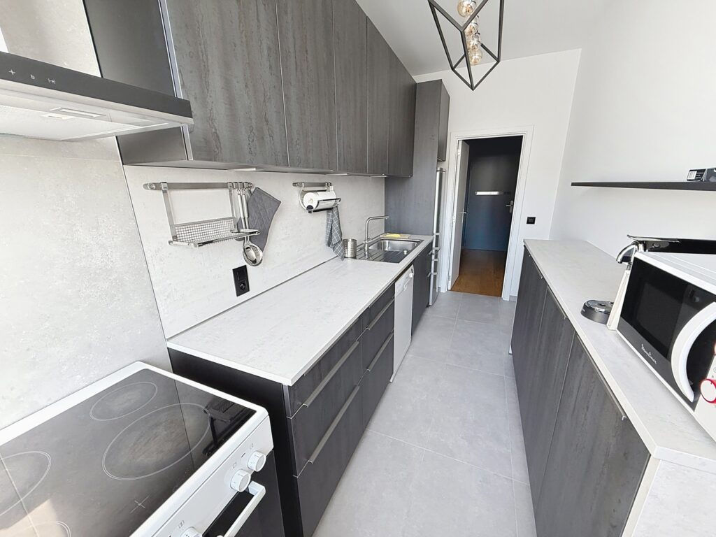 5400fce51708441e8d7e170c6a613a1c