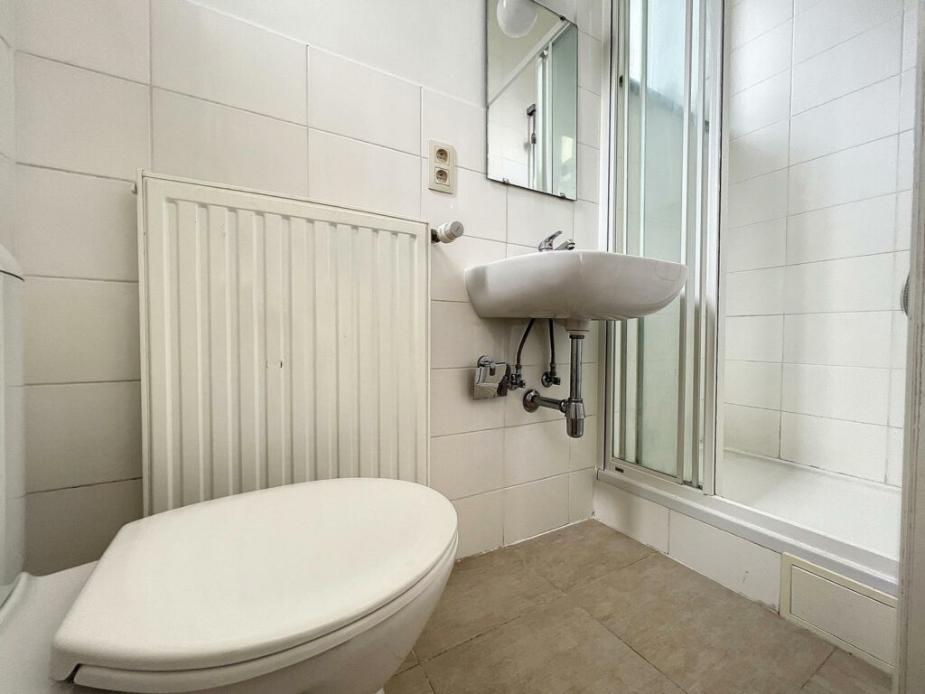 07b766f64083498f99dce00280d61380