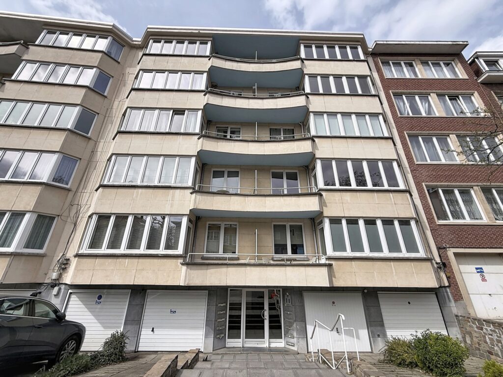 34b208e6d02a4bb1b017ea2080c8a370