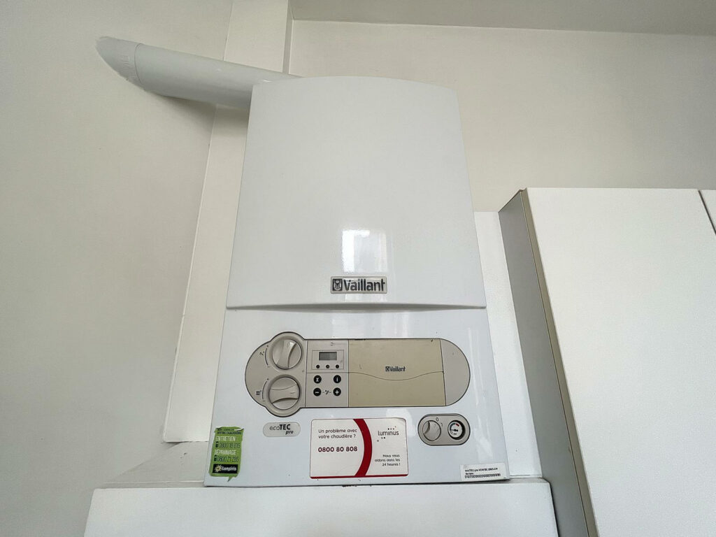 3b1b48a377e4483bb8b128dee993f144