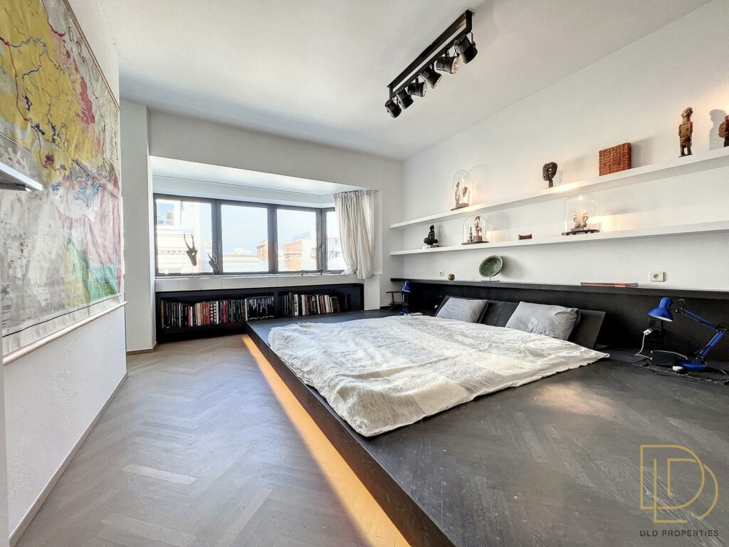 5fe01206c2be41939868f8687b8056ad