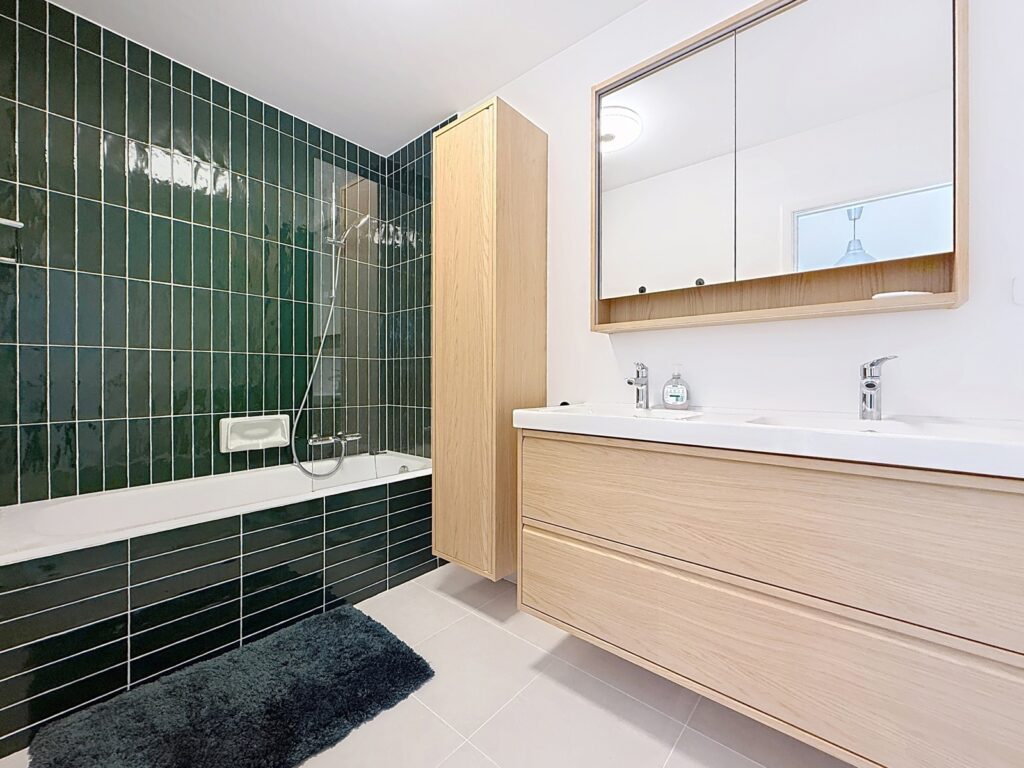 73b4ffa3654347a6bfb9f1dd23820b76