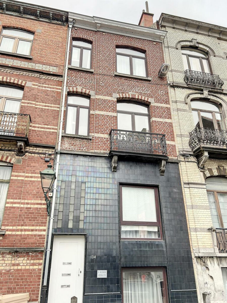 d37f73853b604ccf936f5a2fa803249e